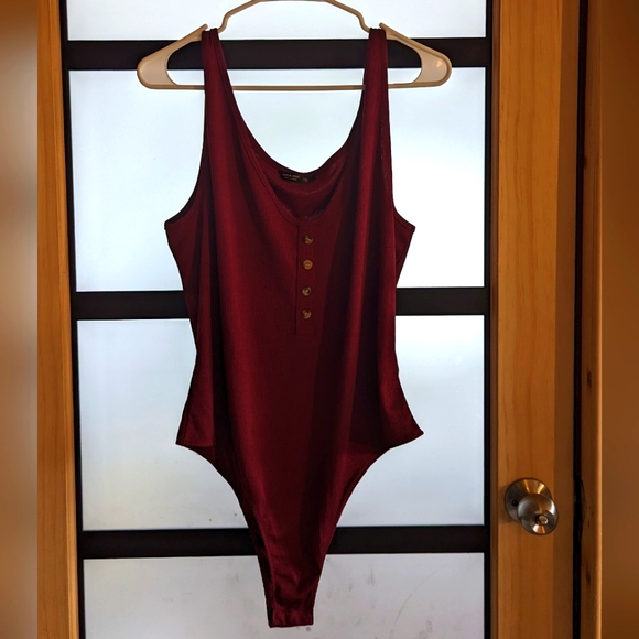 Burgundy scoop neck body suit - Picture 1 of 2